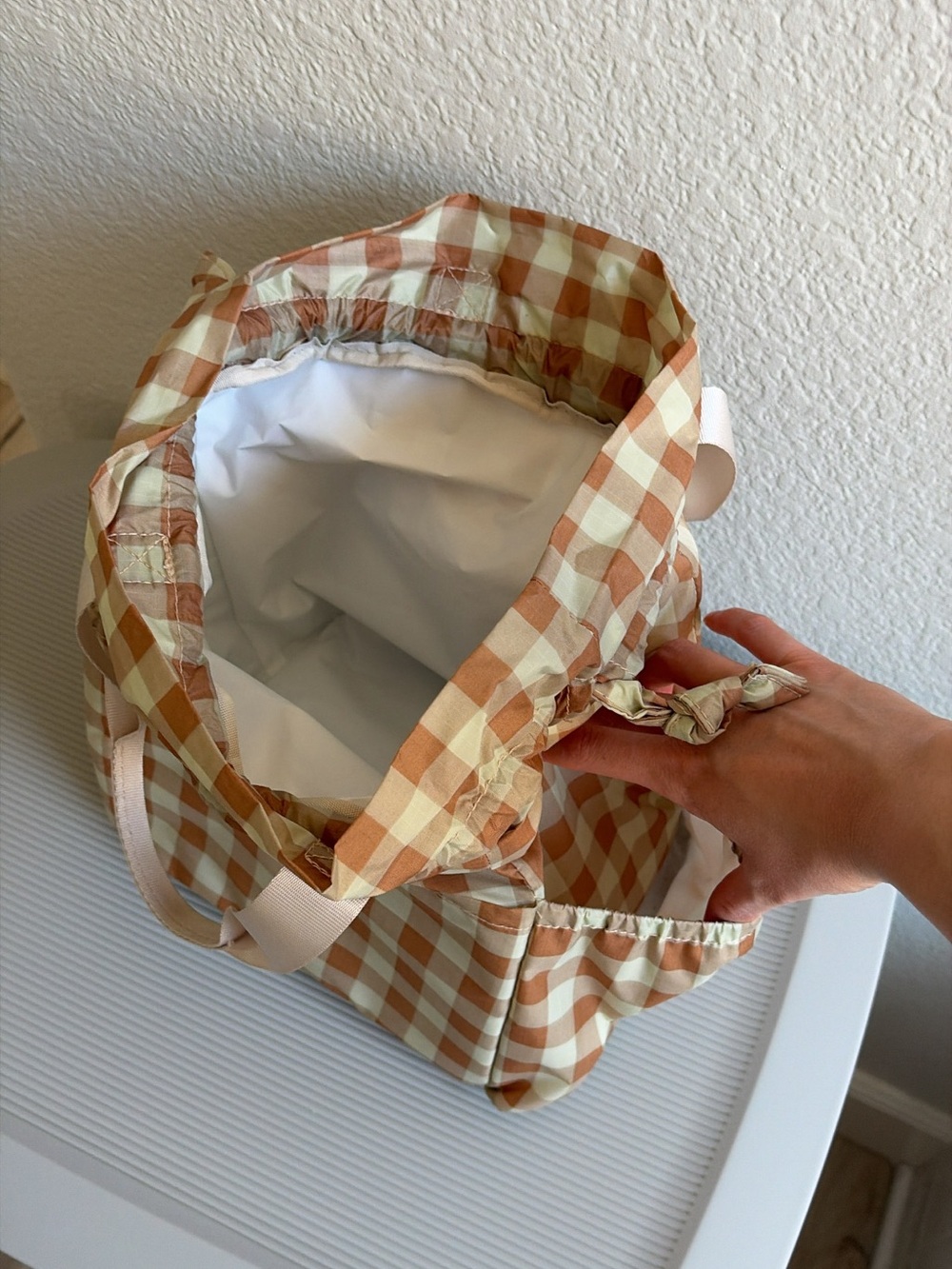 CALPAK Insulated Lunch Bag – Gingham - Picture 3 of 4